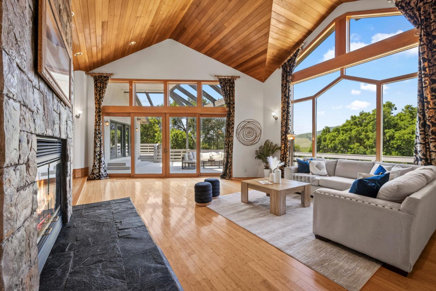 Detail Gallery Image 10 of 56 For 229 Payne Rd, San Juan Bautista,  CA 95045 - 2 Beds | 3/1 Baths