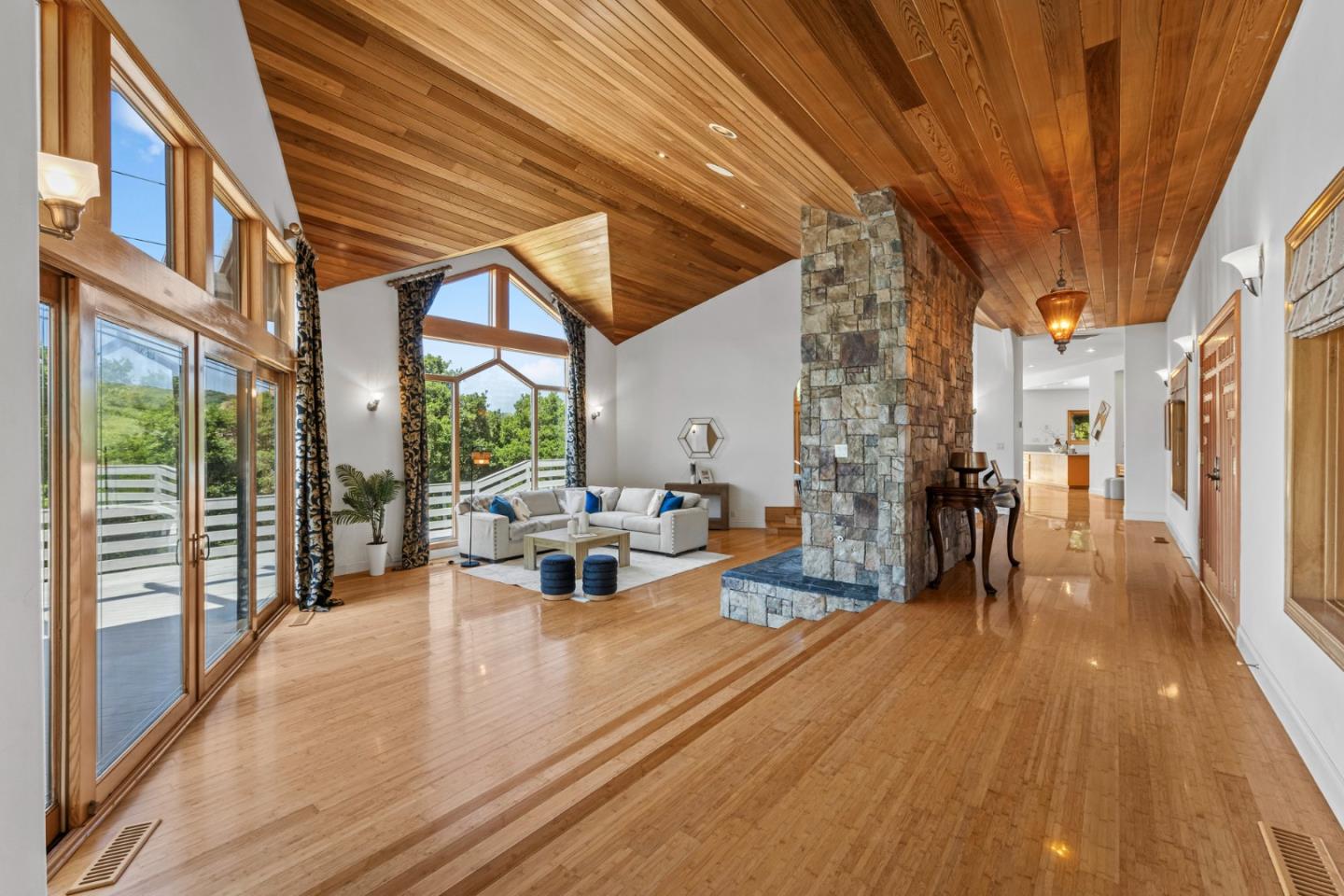 Detail Gallery Image 6 of 56 For 229 Payne Rd, San Juan Bautista,  CA 95045 - 2 Beds | 3/1 Baths