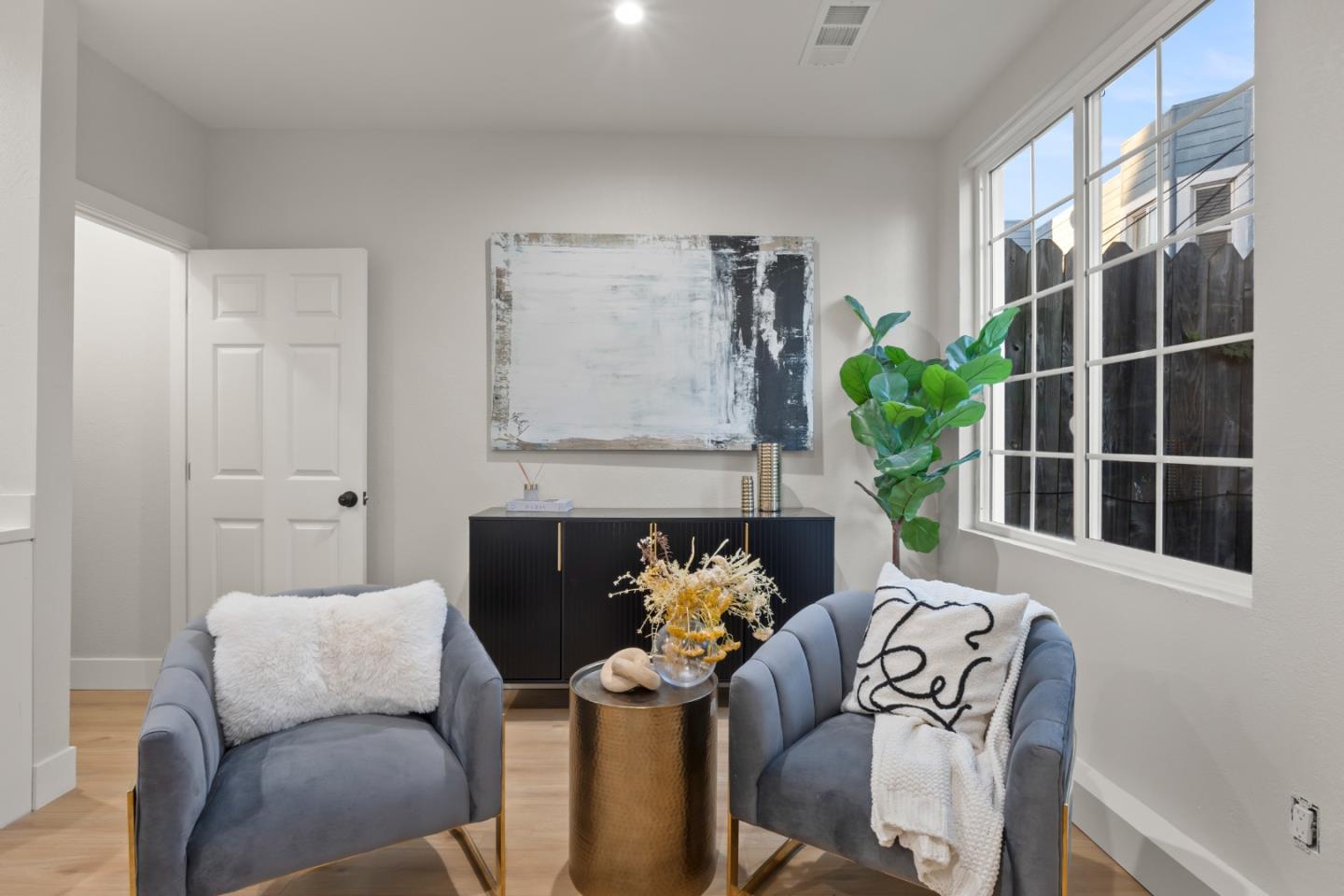 Detail Gallery Image 17 of 21 For 245 Silver Ave, San Francisco,  CA 94112 - 5 Beds | 3 Baths
