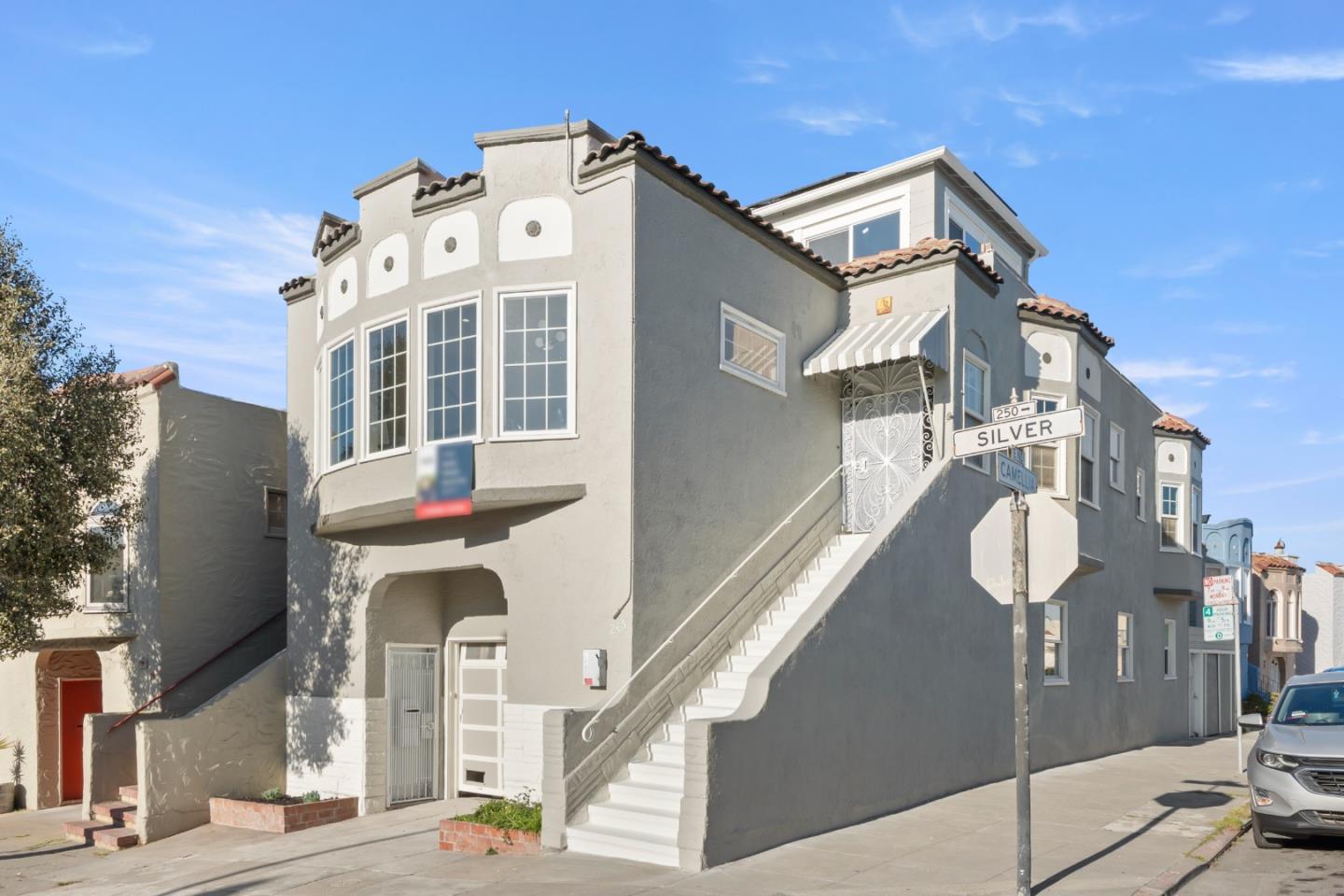 Detail Gallery Image 2 of 21 For 245 Silver Ave, San Francisco,  CA 94112 - 5 Beds | 3 Baths