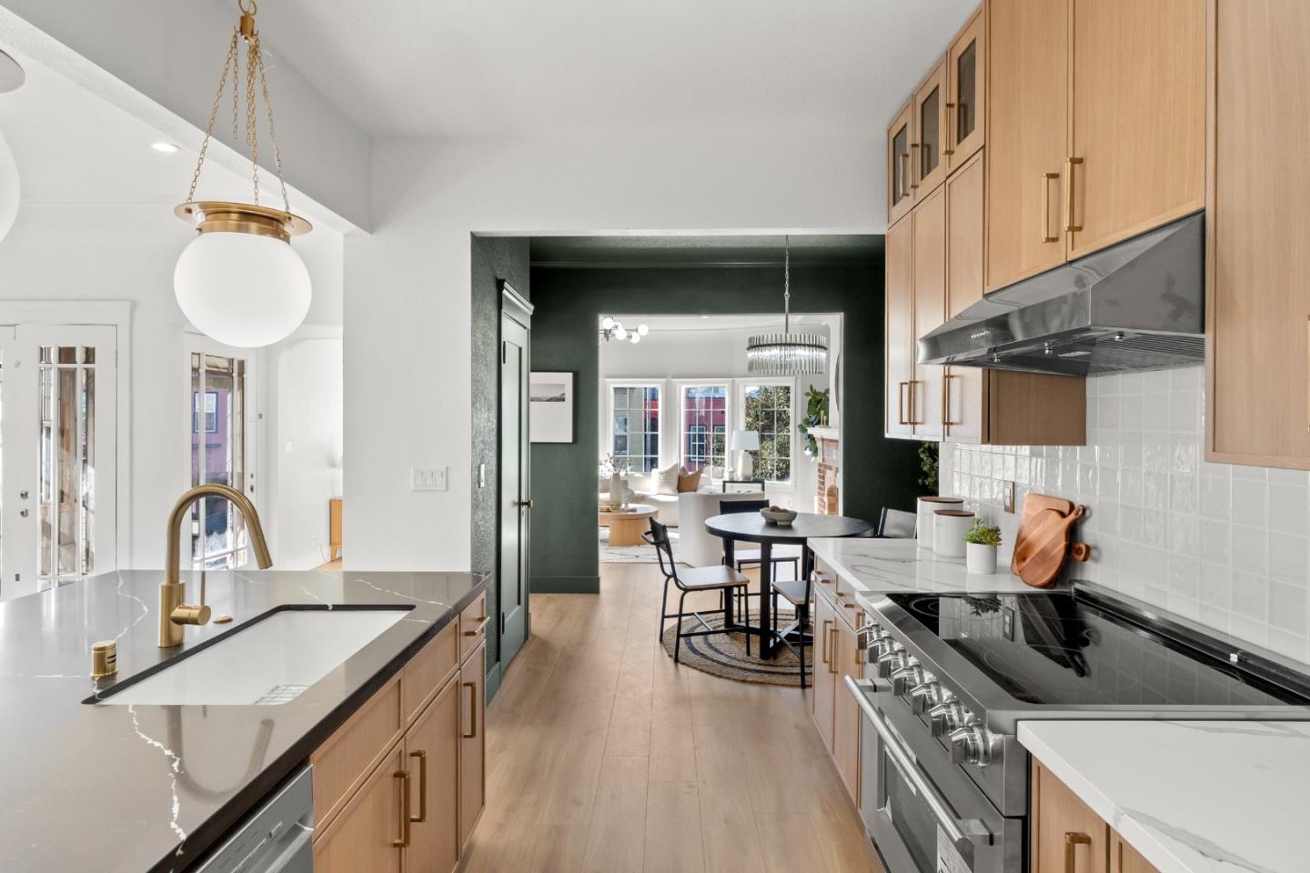 Detail Gallery Image 5 of 21 For 245 Silver Ave, San Francisco,  CA 94112 - 5 Beds | 3 Baths