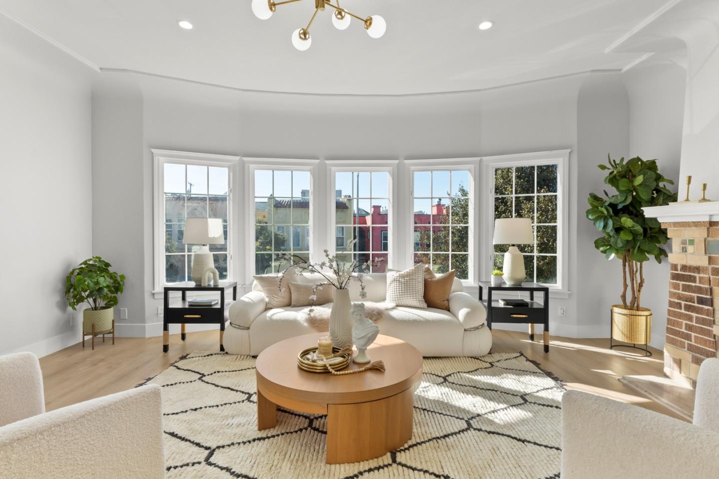 Detail Gallery Image 7 of 21 For 245 Silver Ave, San Francisco,  CA 94112 - 5 Beds | 3 Baths