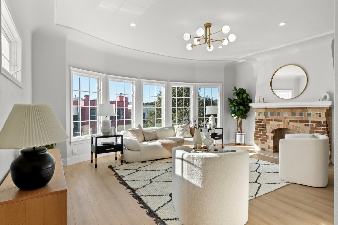 Detail Gallery Image 8 of 21 For 245 Silver Ave, San Francisco,  CA 94112 - 5 Beds | 3 Baths