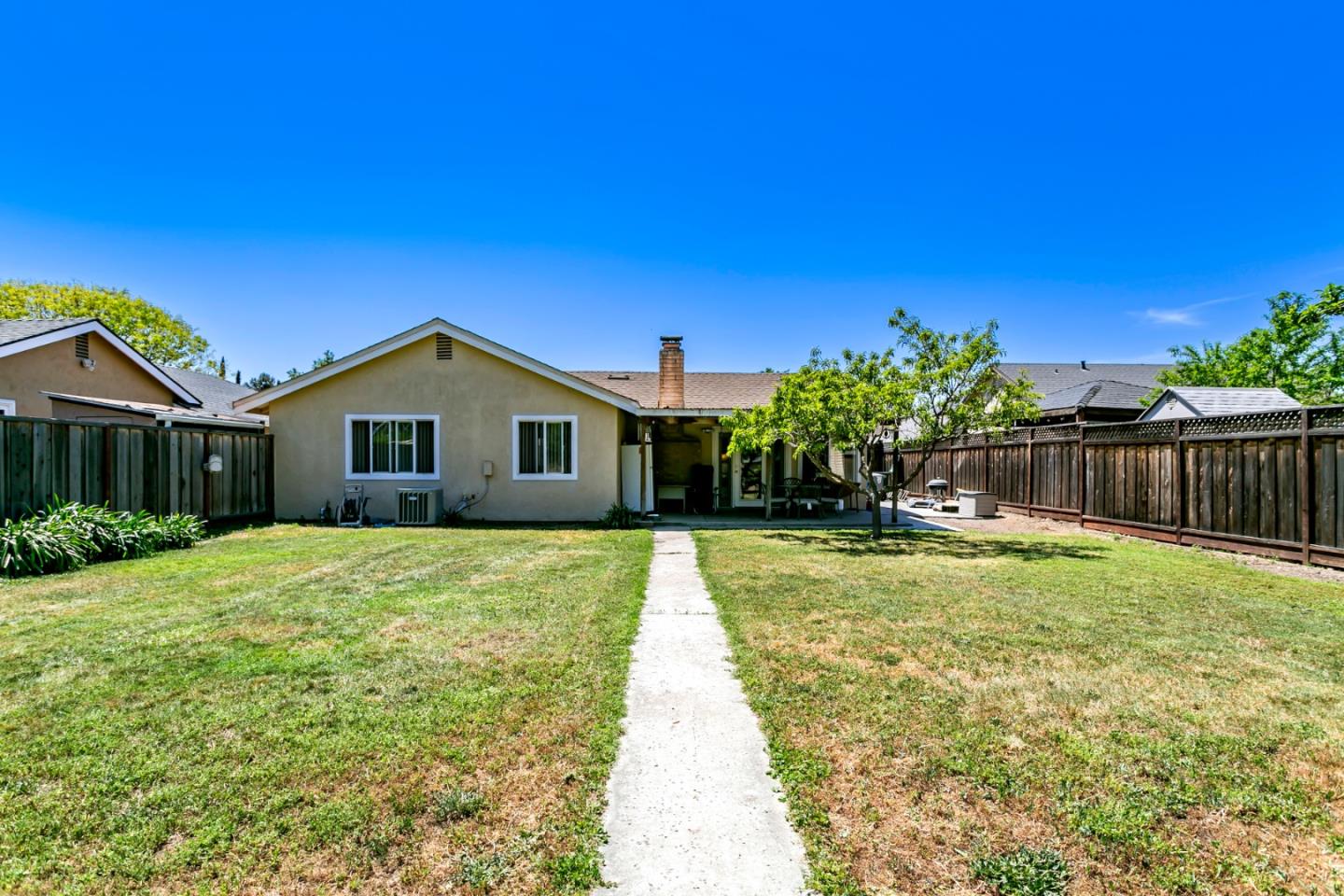 Detail Gallery Image 18 of 21 For 9124 Connell Ct, Gilroy,  CA 95020 - 4 Beds | 2 Baths