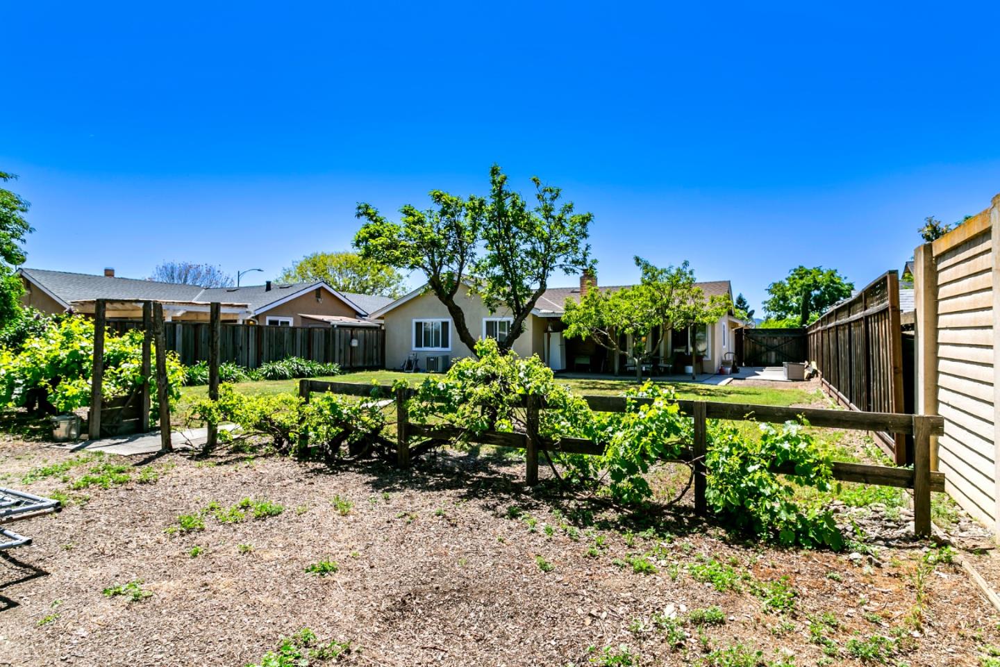 Detail Gallery Image 19 of 21 For 9124 Connell Ct, Gilroy,  CA 95020 - 4 Beds | 2 Baths