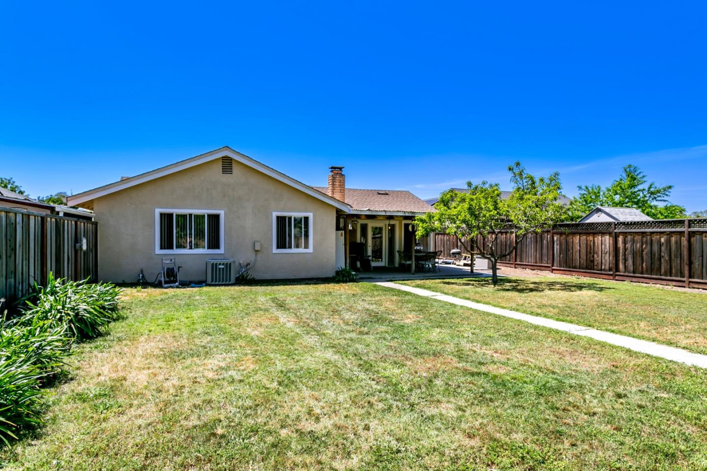 Detail Gallery Image 20 of 21 For 9124 Connell Ct, Gilroy,  CA 95020 - 4 Beds | 2 Baths