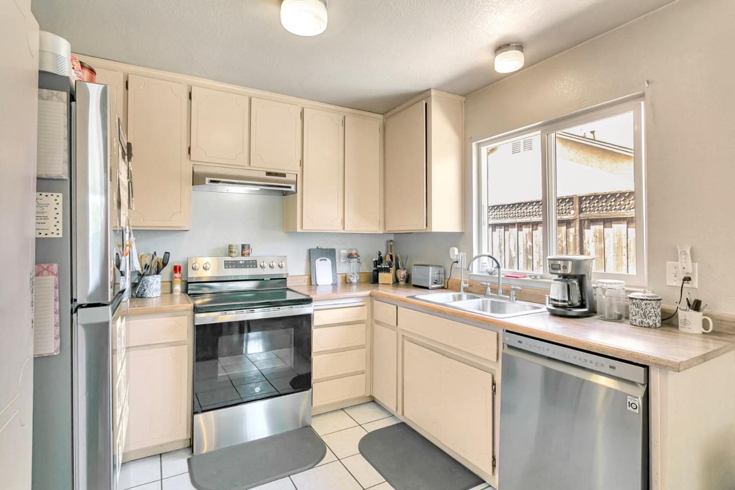 Detail Gallery Image 6 of 21 For 9124 Connell Ct, Gilroy,  CA 95020 - 4 Beds | 2 Baths