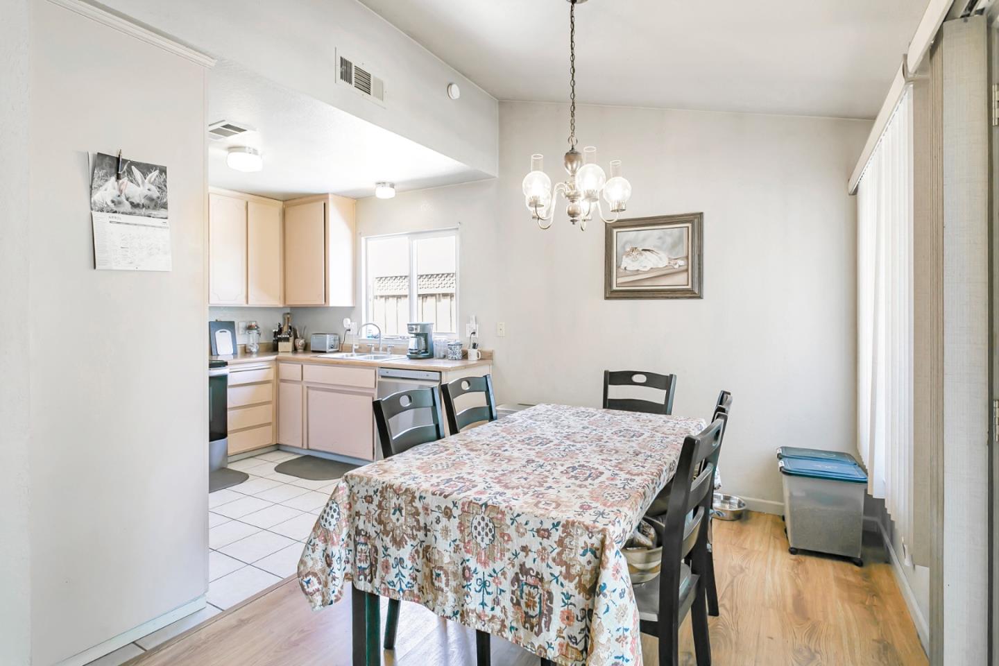 Detail Gallery Image 8 of 21 For 9124 Connell Ct, Gilroy,  CA 95020 - 4 Beds | 2 Baths