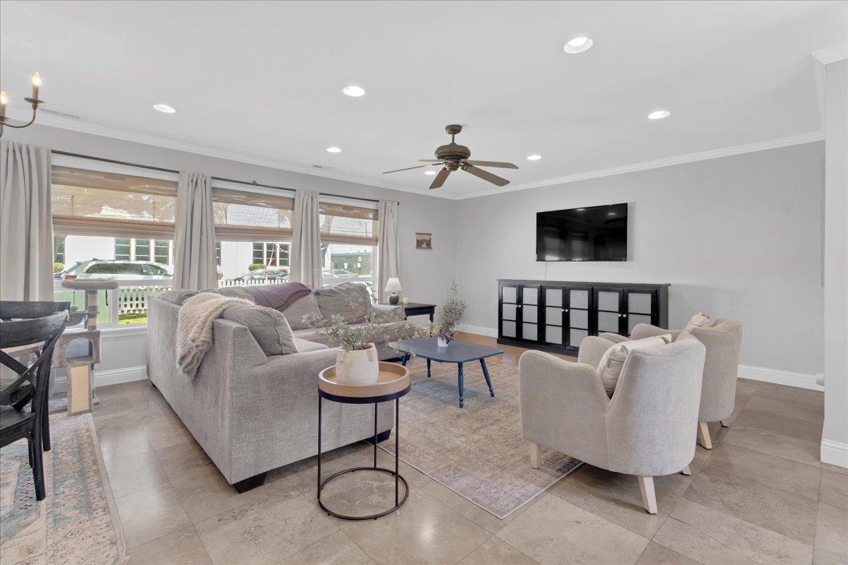 Detail Gallery Image 3 of 26 For 33 Fourth St, Spreckels,  CA 93962 - 3 Beds | 2/1 Baths