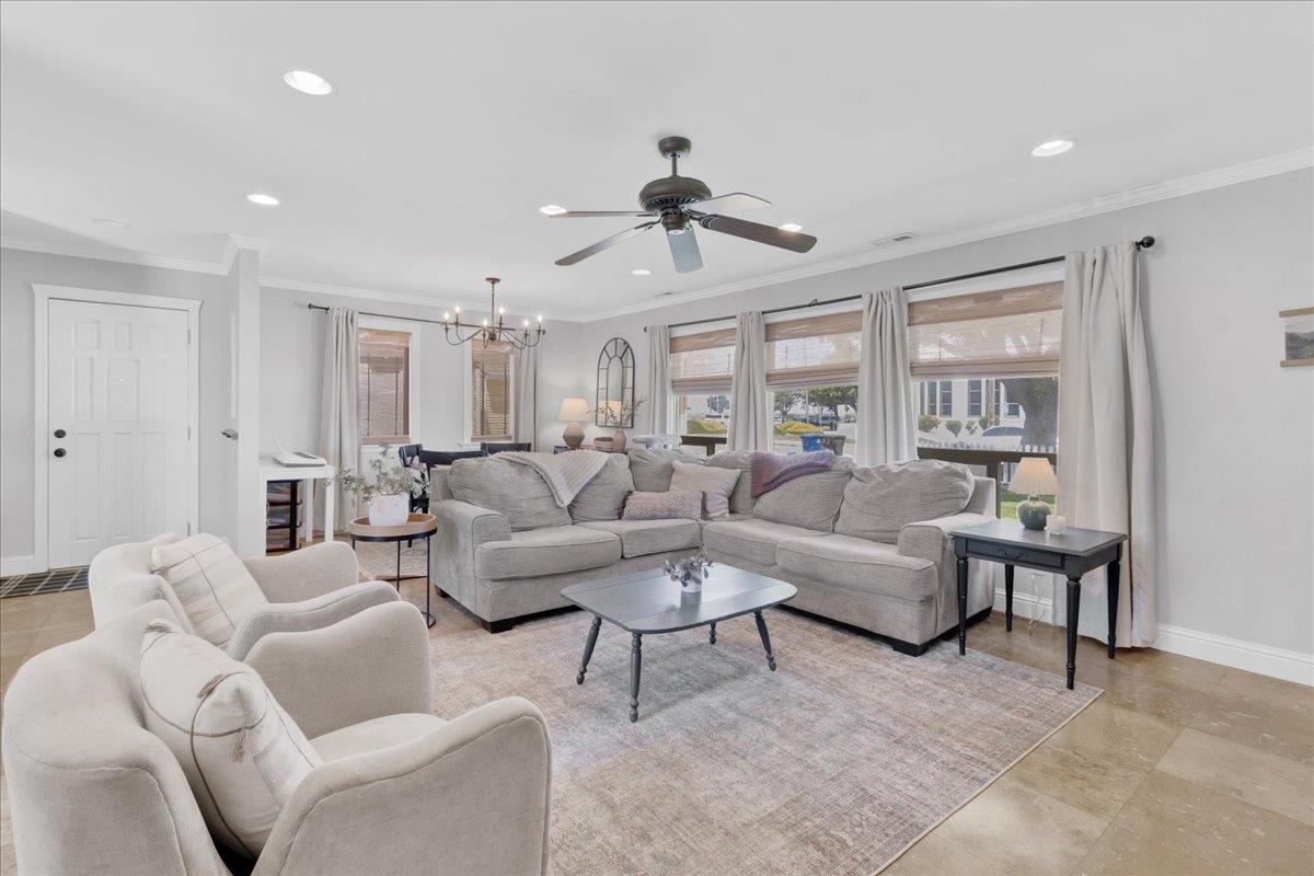 Detail Gallery Image 6 of 26 For 33 Fourth St, Spreckels,  CA 93962 - 3 Beds | 2/1 Baths