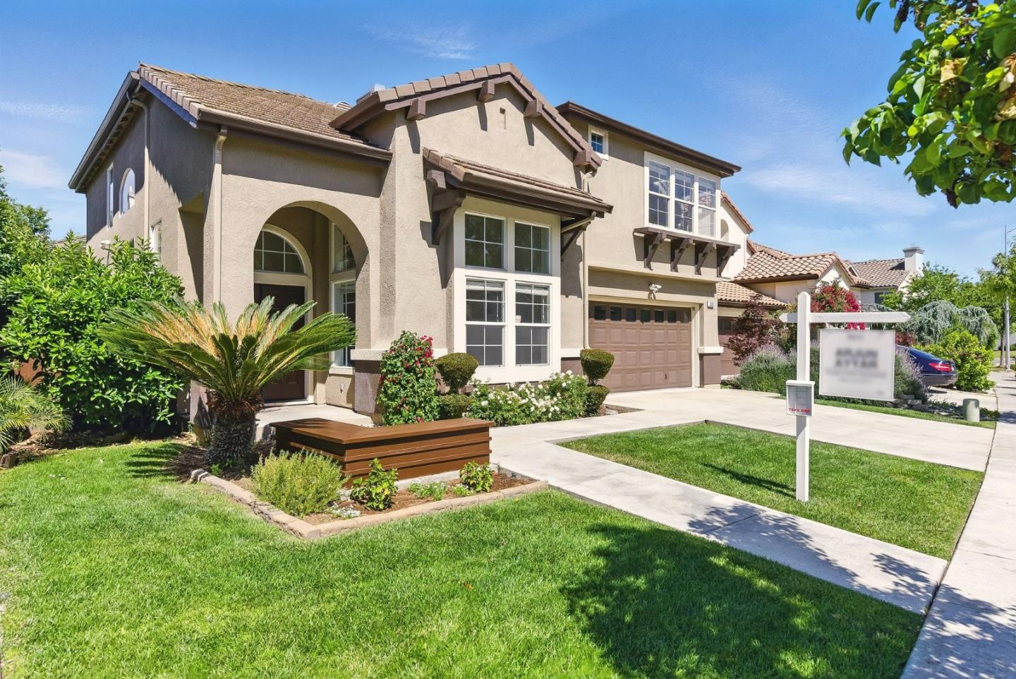 Detail Gallery Image 2 of 49 For 5967 Sage Dr, San Jose,  CA 95123 - 4 Beds | 3 Baths