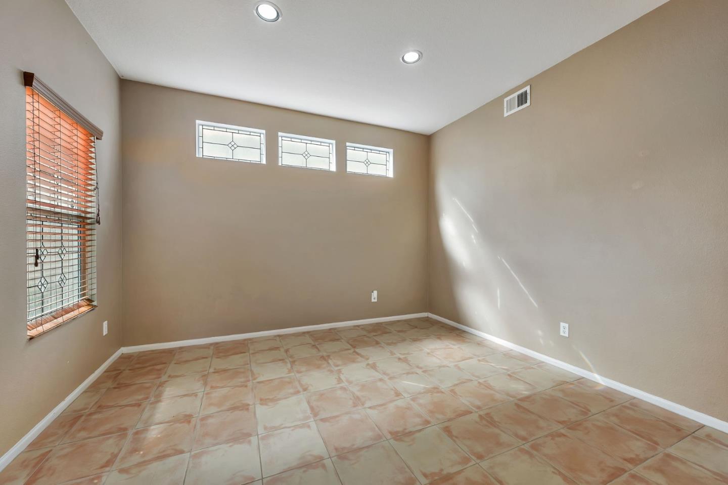 Detail Gallery Image 27 of 37 For 1308 Battle Creek Rd, Chula Vista,  CA 91913 - 3 Beds | 2/1 Baths