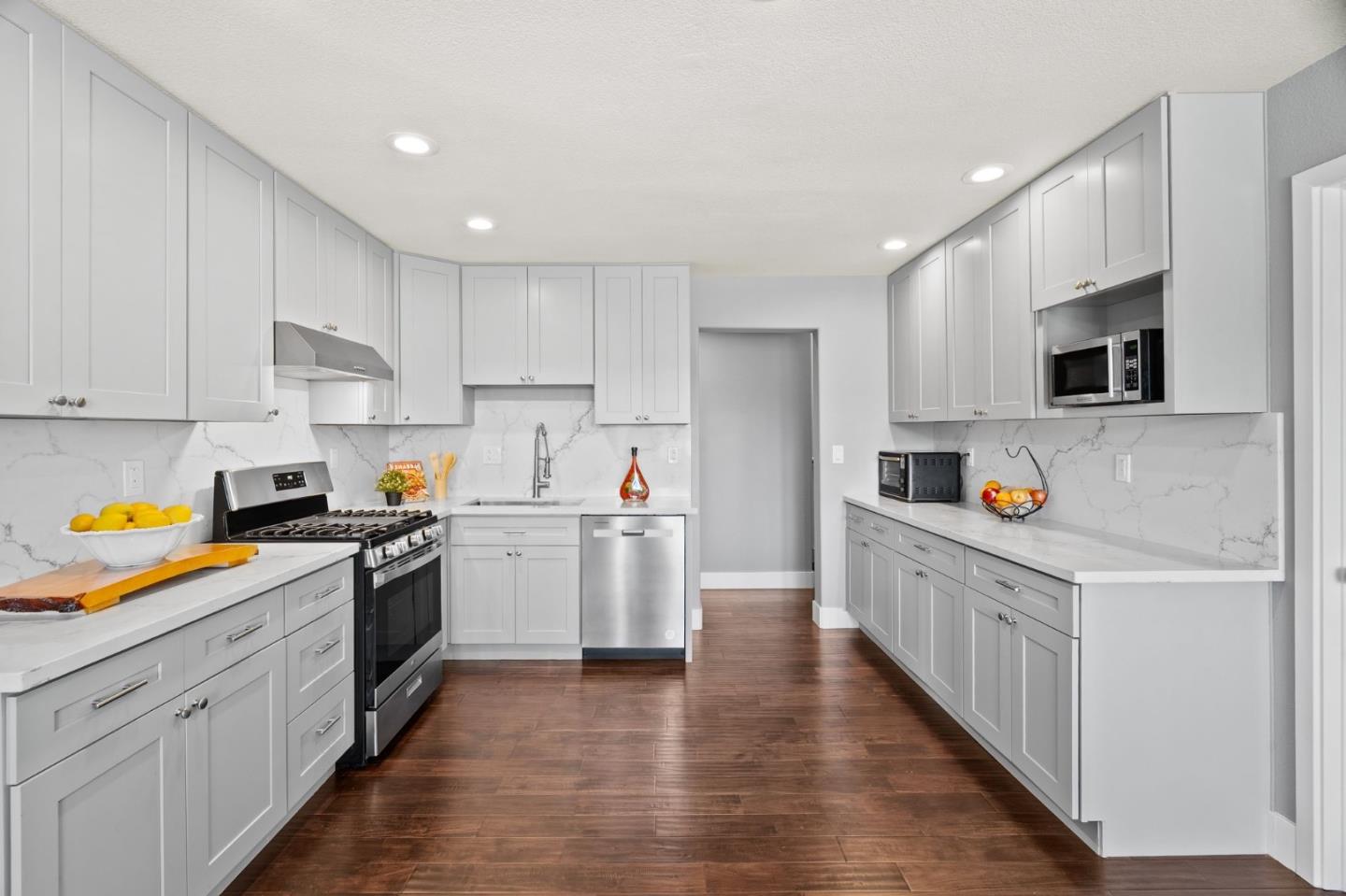 Detail Gallery Image 8 of 69 For 30680 Loma Chiquita Rd, Los Gatos,  CA 95033 - 4 Beds | 2/1 Baths