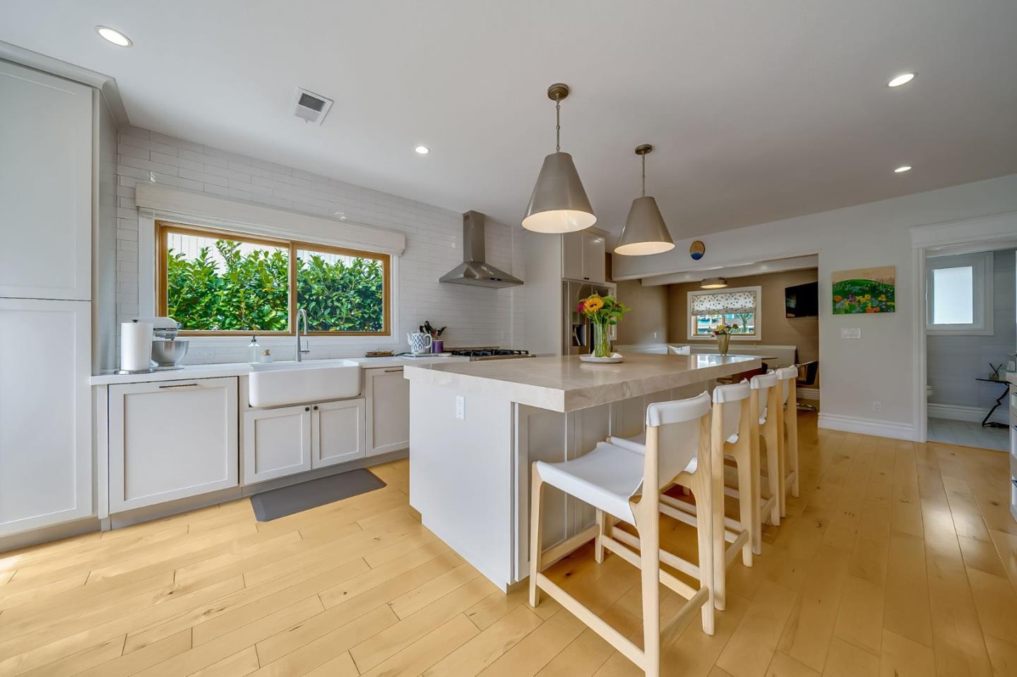 Detail Gallery Image 10 of 63 For 408 Roosevelt Blvd, Half Moon Bay,  CA 94019 - 3 Beds | 3/1 Baths