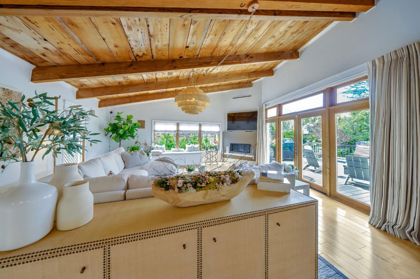 Detail Gallery Image 12 of 63 For 408 Roosevelt Blvd, Half Moon Bay,  CA 94019 - 3 Beds | 3/1 Baths