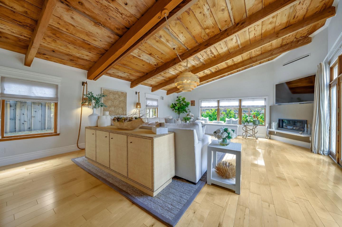 Detail Gallery Image 13 of 63 For 408 Roosevelt Blvd, Half Moon Bay,  CA 94019 - 3 Beds | 3/1 Baths
