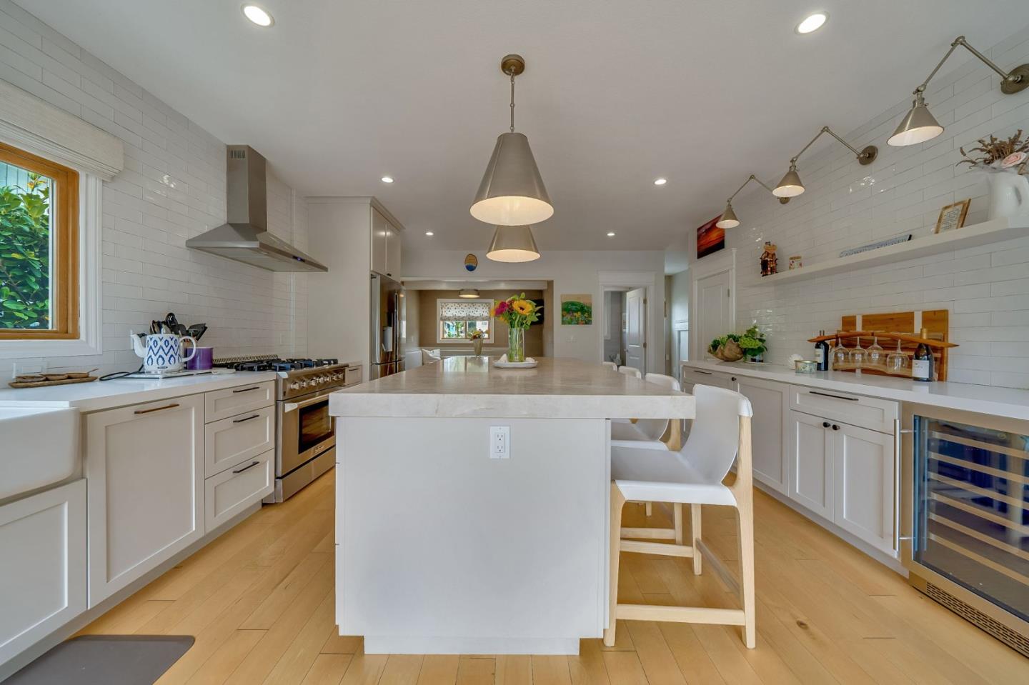 Detail Gallery Image 15 of 63 For 408 Roosevelt Blvd, Half Moon Bay,  CA 94019 - 3 Beds | 3/1 Baths