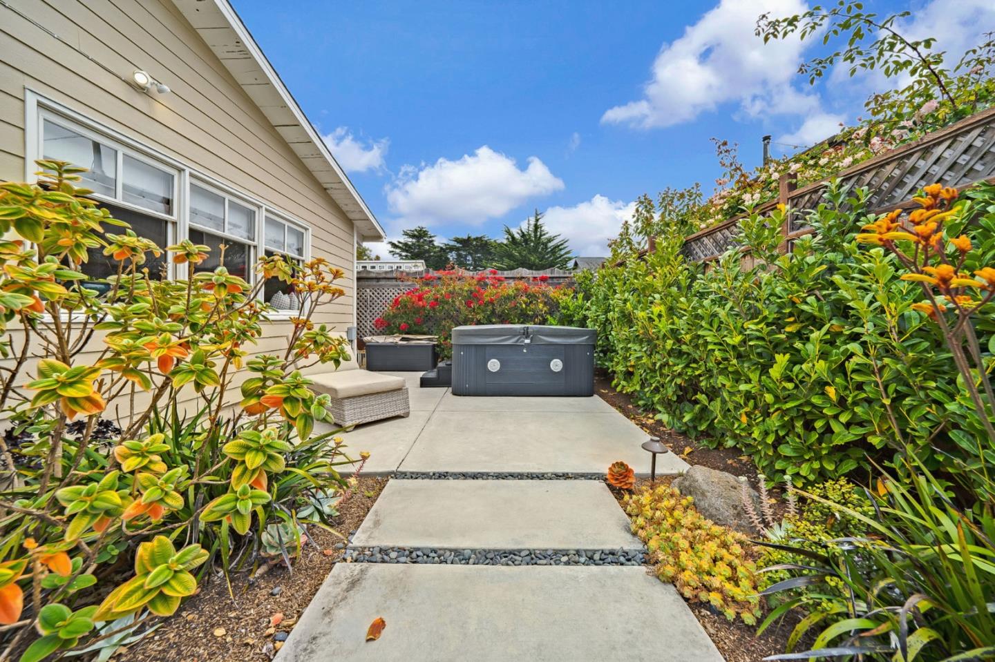 Detail Gallery Image 37 of 63 For 408 Roosevelt Blvd, Half Moon Bay,  CA 94019 - 3 Beds | 3/1 Baths