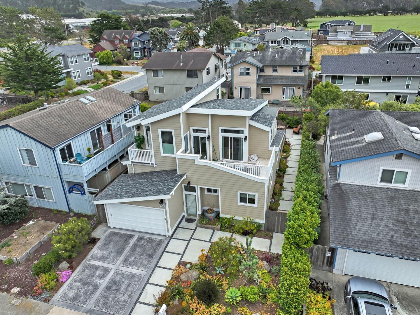 Detail Gallery Image 45 of 63 For 408 Roosevelt Blvd, Half Moon Bay,  CA 94019 - 3 Beds | 3/1 Baths