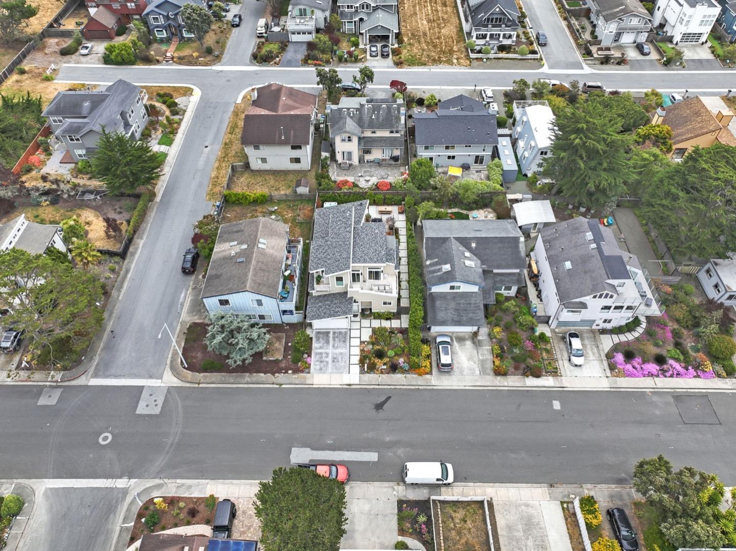 Detail Gallery Image 47 of 63 For 408 Roosevelt Blvd, Half Moon Bay,  CA 94019 - 3 Beds | 3/1 Baths