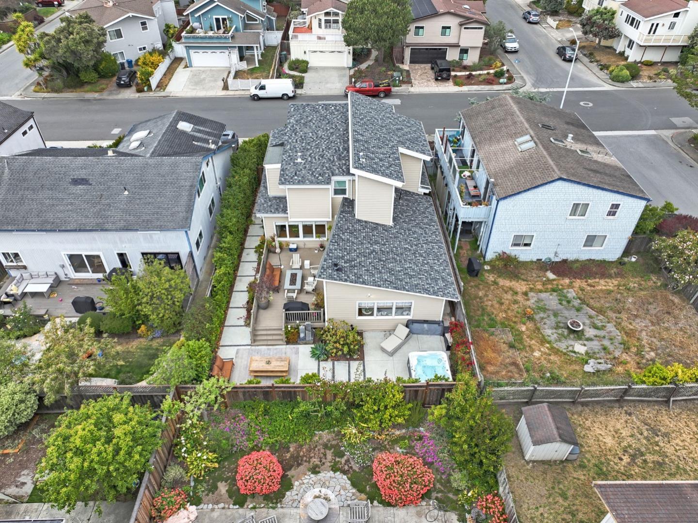 Detail Gallery Image 52 of 63 For 408 Roosevelt Blvd, Half Moon Bay,  CA 94019 - 3 Beds | 3/1 Baths