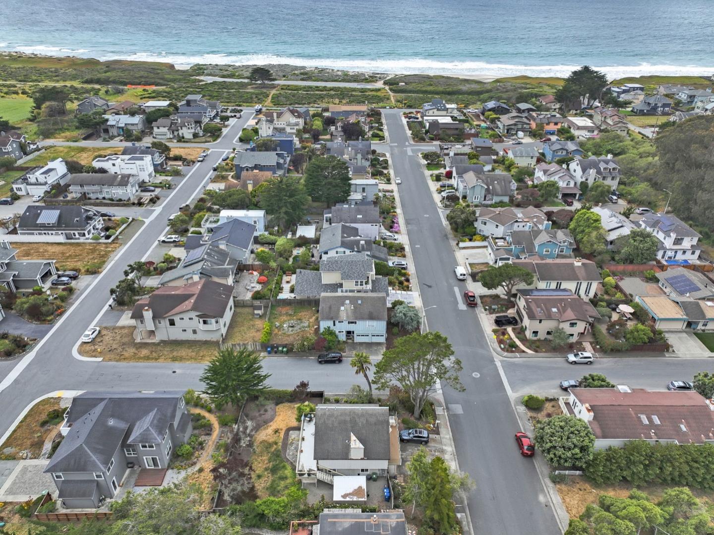 Detail Gallery Image 55 of 63 For 408 Roosevelt Blvd, Half Moon Bay,  CA 94019 - 3 Beds | 3/1 Baths