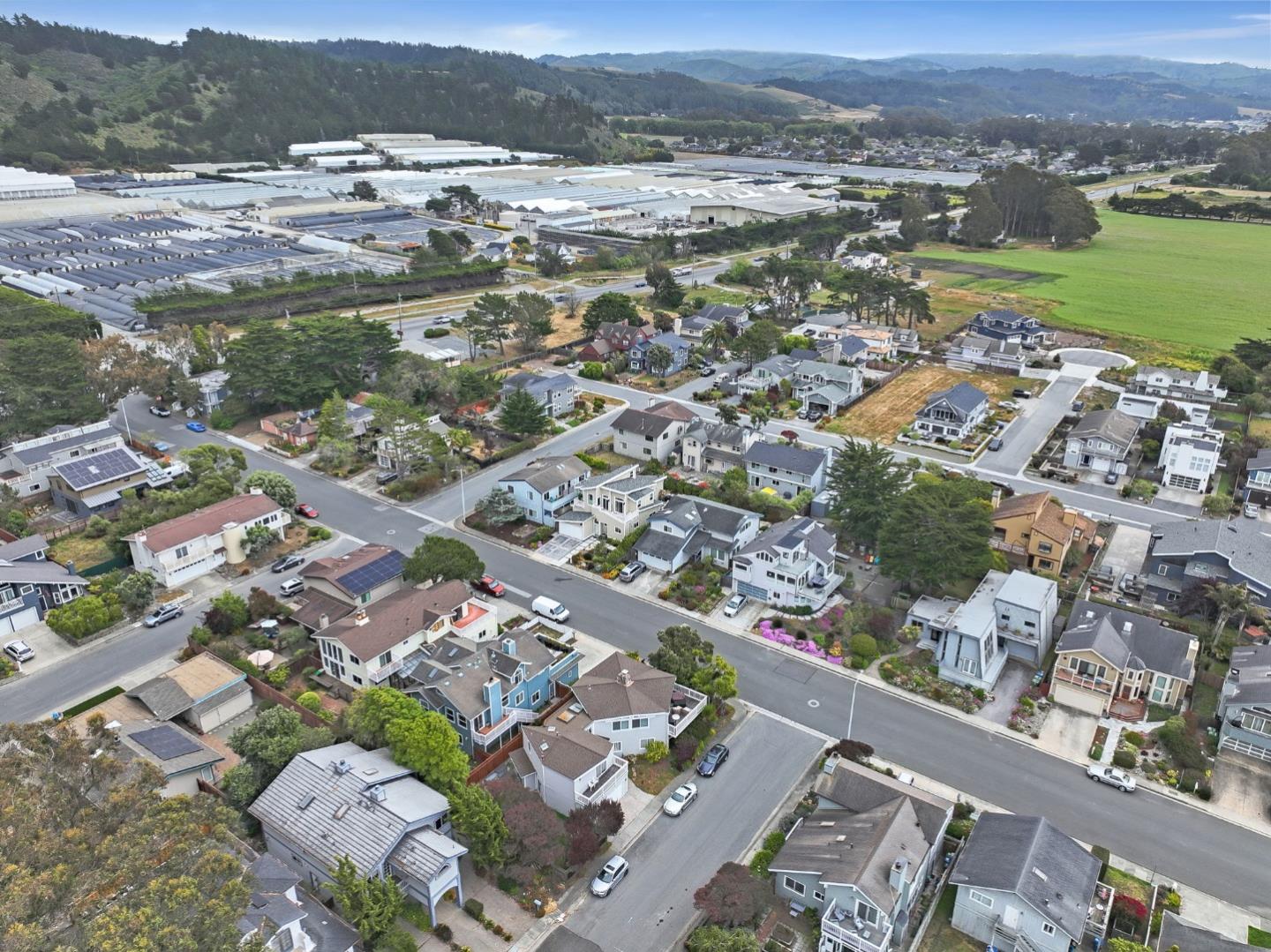 Detail Gallery Image 58 of 63 For 408 Roosevelt Blvd, Half Moon Bay,  CA 94019 - 3 Beds | 3/1 Baths