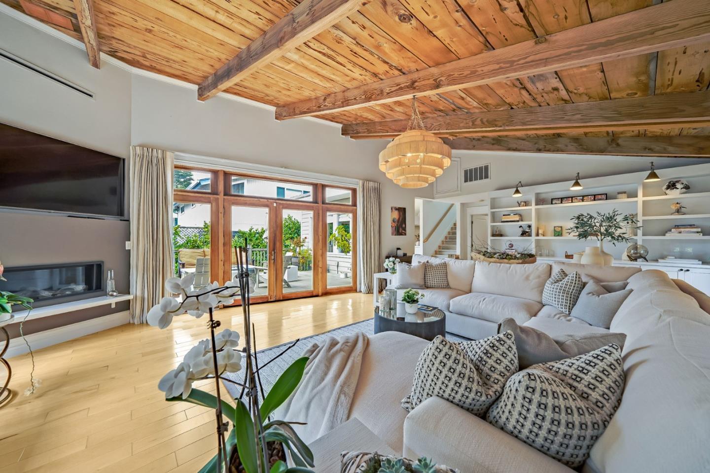 Detail Gallery Image 8 of 63 For 408 Roosevelt Blvd, Half Moon Bay,  CA 94019 - 3 Beds | 3/1 Baths