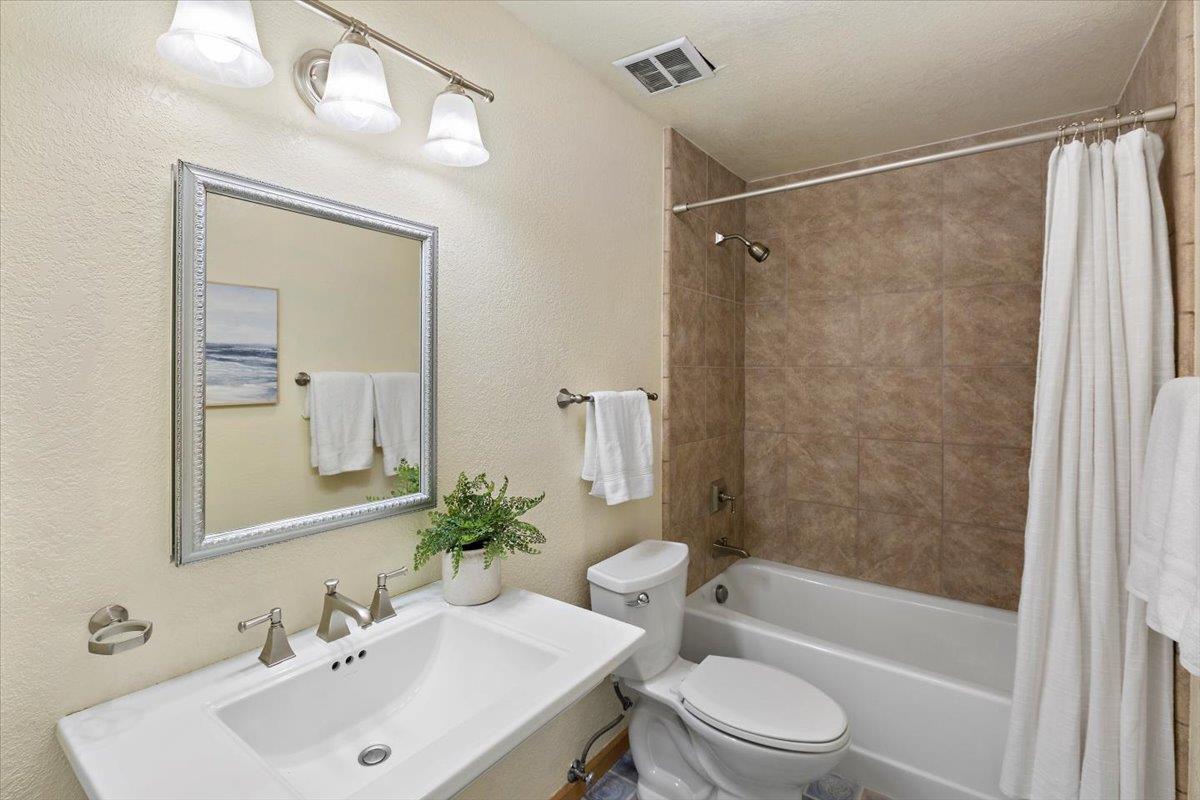 Detail Gallery Image 15 of 47 For 4618 Japonica Way, San Jose,  CA 95129 - 4 Beds | 2/1 Baths