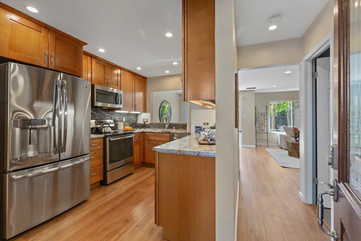 Detail Gallery Image 4 of 47 For 4618 Japonica Way, San Jose,  CA 95129 - 4 Beds | 2/1 Baths