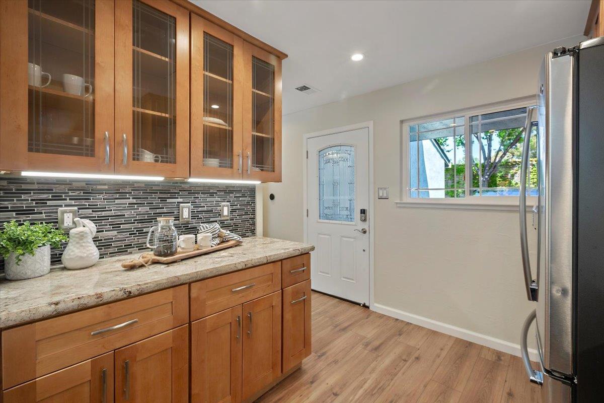 Detail Gallery Image 6 of 47 For 4618 Japonica Way, San Jose,  CA 95129 - 4 Beds | 2/1 Baths