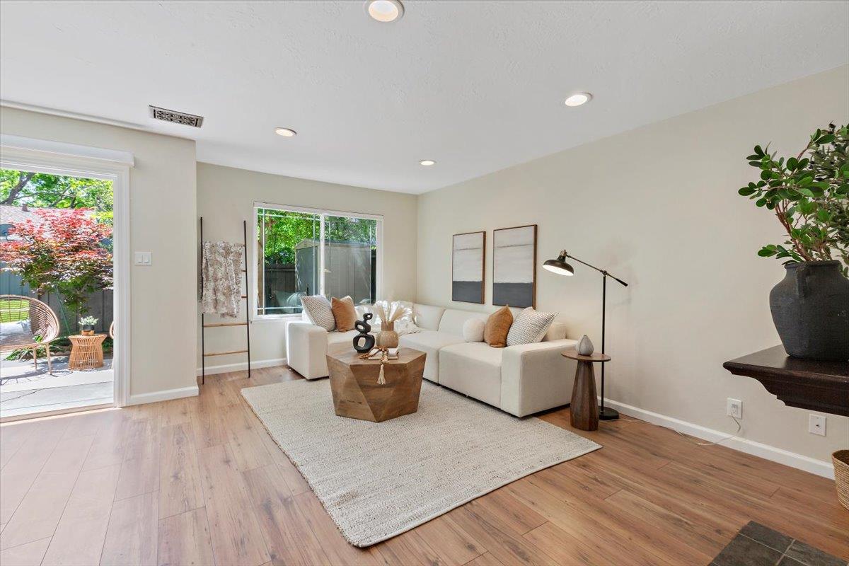 Detail Gallery Image 7 of 47 For 4618 Japonica Way, San Jose,  CA 95129 - 4 Beds | 2/1 Baths