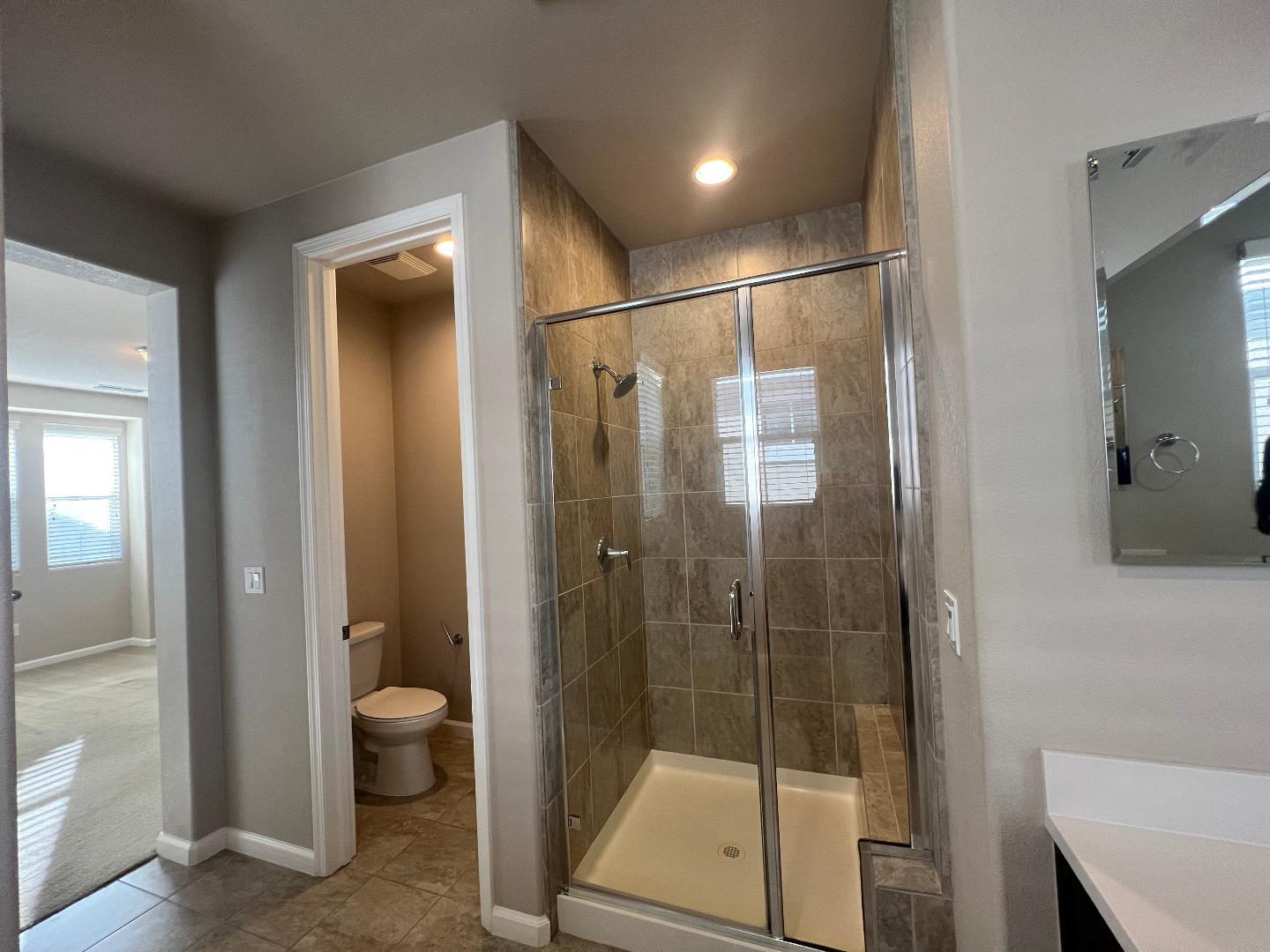 Detail Gallery Image 11 of 20 For 533 Aspen Pl, East Palo Alto,  CA 94303 - 4 Beds | 2/1 Baths