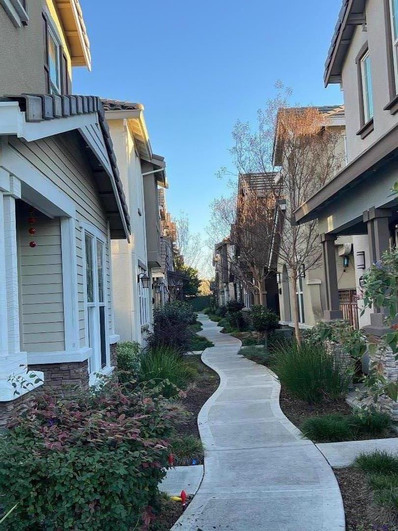 Detail Gallery Image 17 of 20 For 533 Aspen Pl, East Palo Alto,  CA 94303 - 4 Beds | 2/1 Baths