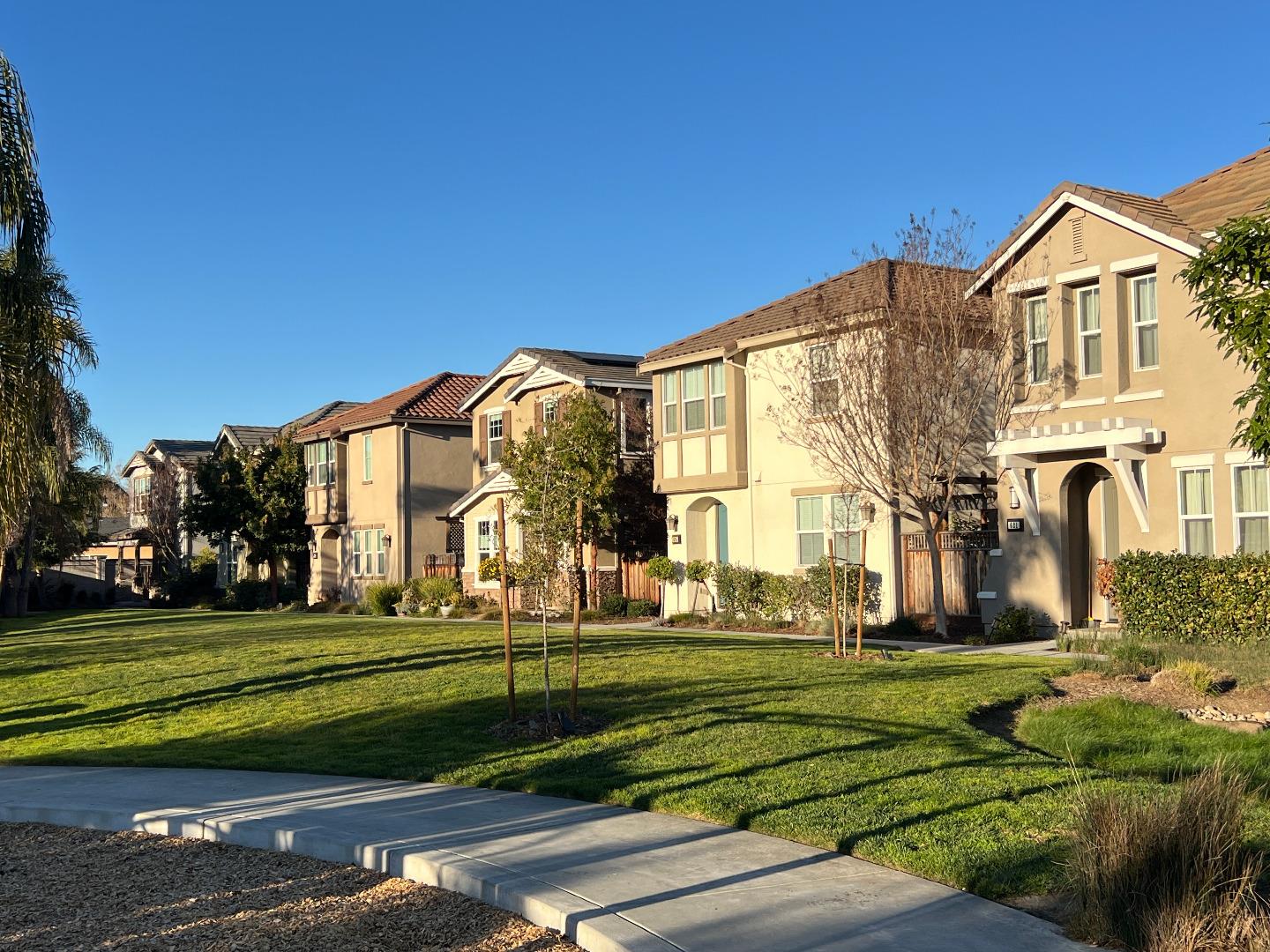 Detail Gallery Image 20 of 20 For 533 Aspen Pl, East Palo Alto,  CA 94303 - 4 Beds | 2/1 Baths