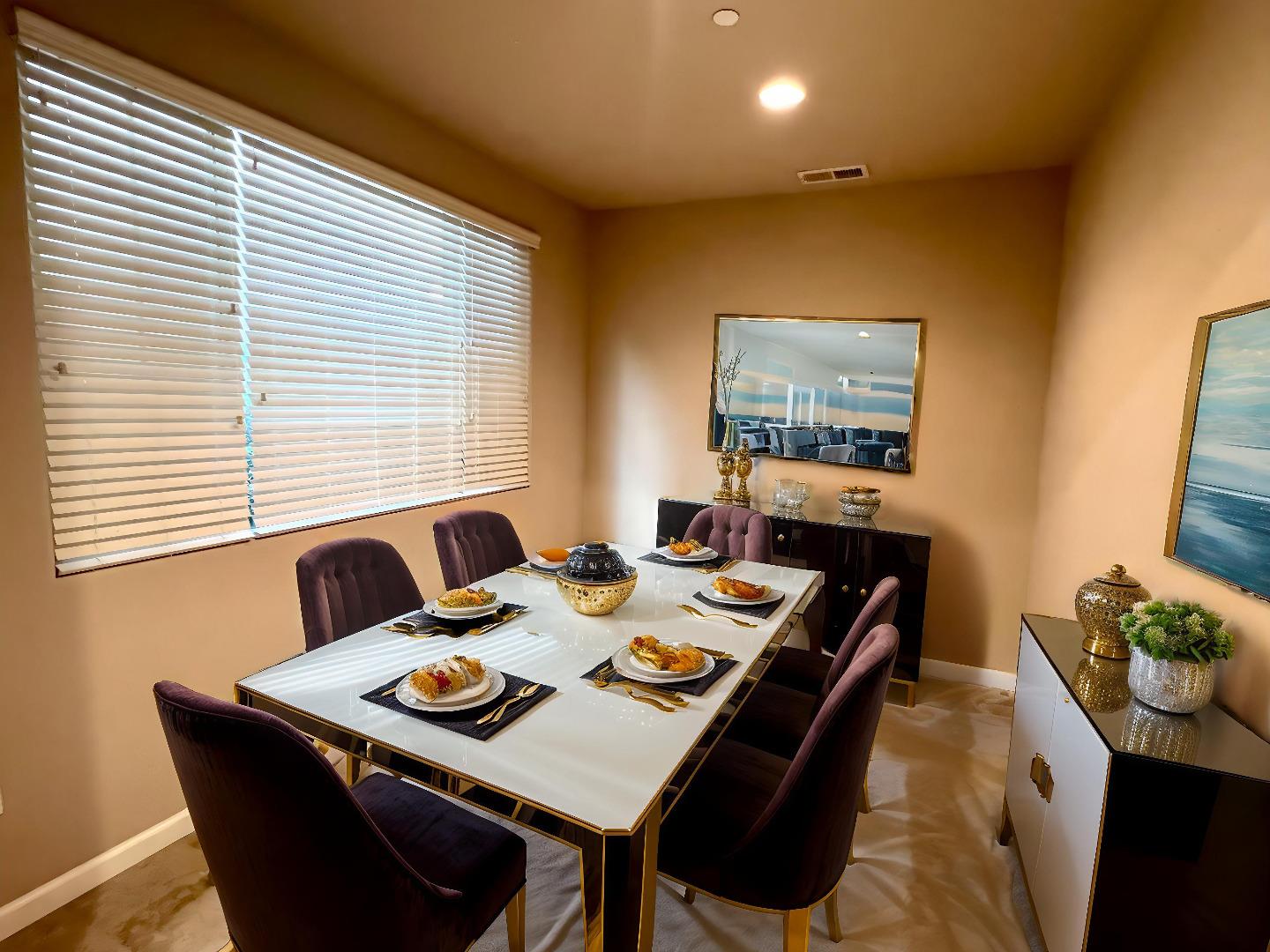 Detail Gallery Image 4 of 20 For 533 Aspen Pl, East Palo Alto,  CA 94303 - 4 Beds | 2/1 Baths