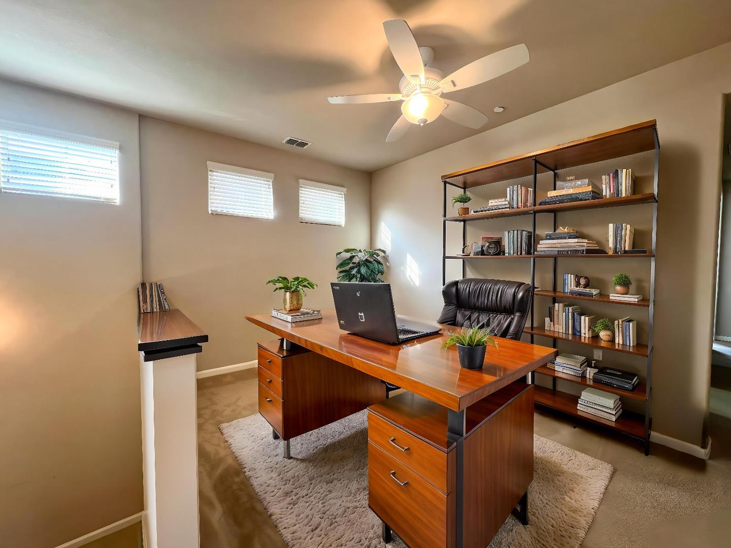 Detail Gallery Image 8 of 20 For 533 Aspen Pl, East Palo Alto,  CA 94303 - 4 Beds | 2/1 Baths