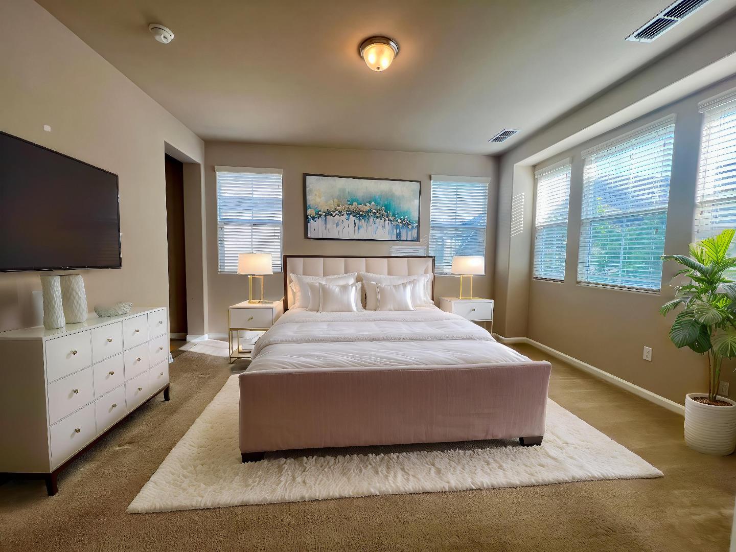Detail Gallery Image 9 of 20 For 533 Aspen Pl, East Palo Alto,  CA 94303 - 4 Beds | 2/1 Baths
