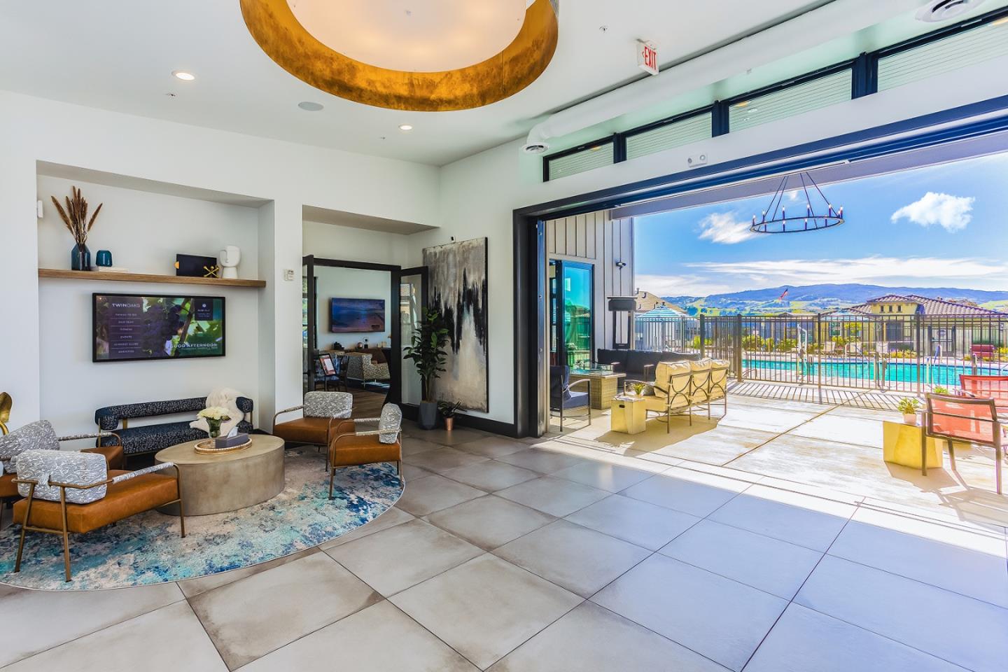 Detail Gallery Image 12 of 16 For 2171 White Oak Dr, Hollister,  CA 95023 - 2 Beds | 2 Baths
