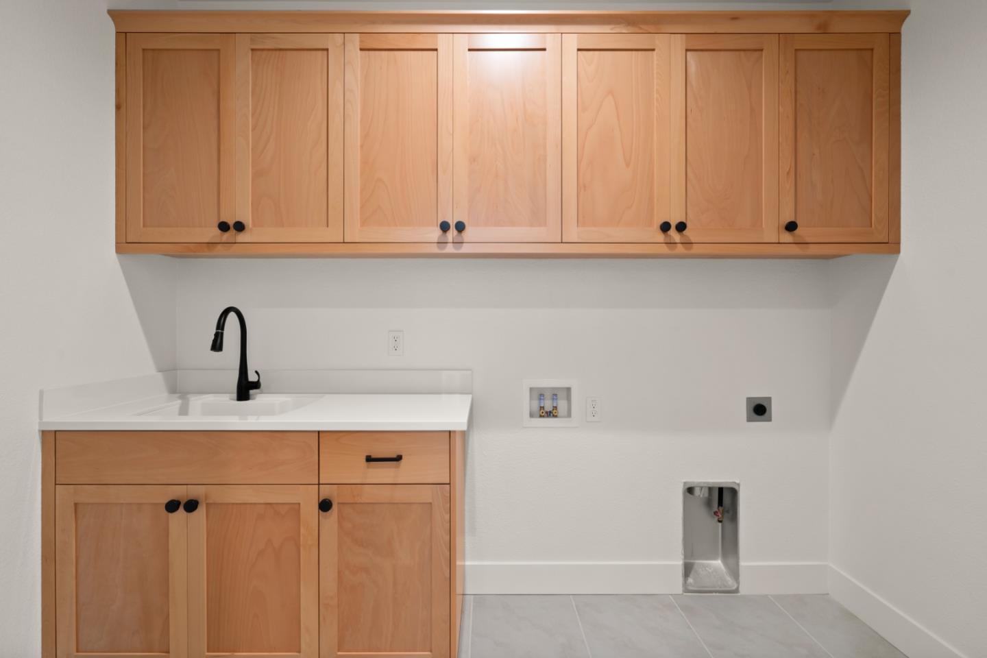 Detail Gallery Image 6 of 16 For 2171 White Oak Dr, Hollister,  CA 95023 - 2 Beds | 2 Baths