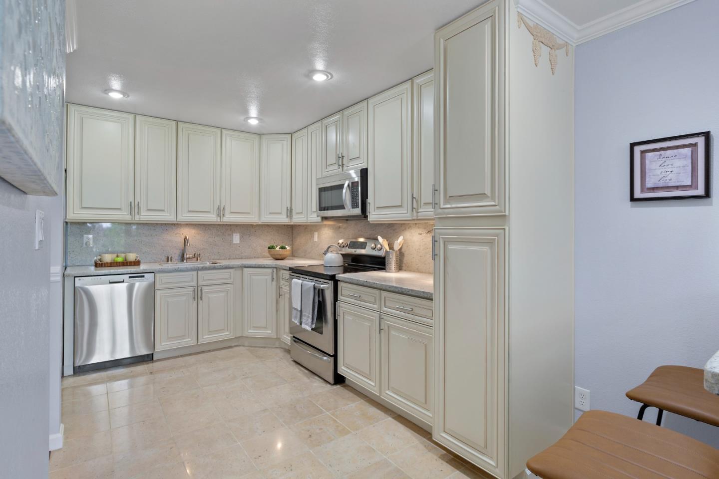 Detail Gallery Image 9 of 39 For 1061 Beach Park Blvd #216,  Foster City,  CA 94404 - 2 Beds | 2 Baths