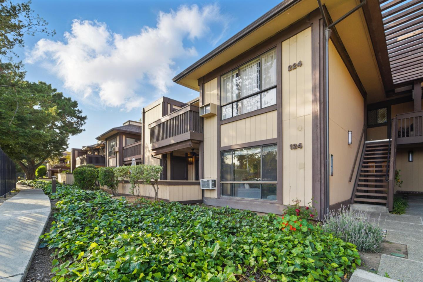 Detail Gallery Image 2 of 22 For 4303 Sacramento Ave #124,  Fremont,  CA 94538 - 1 Beds | 1 Baths
