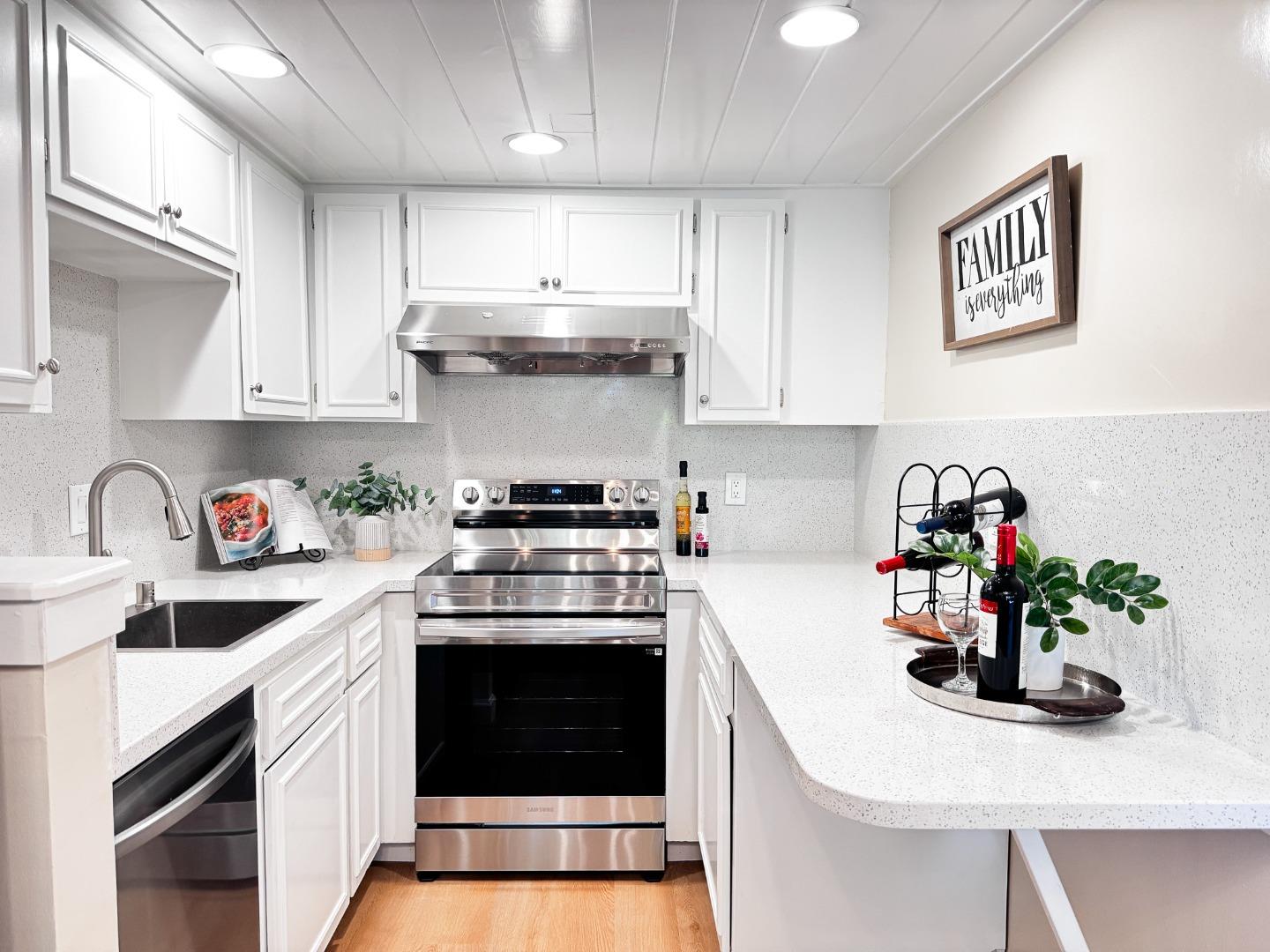 Detail Gallery Image 16 of 20 For 1155 Weyburn Ln #30,  San Jose,  CA 95129 - 2 Beds | 1 Baths