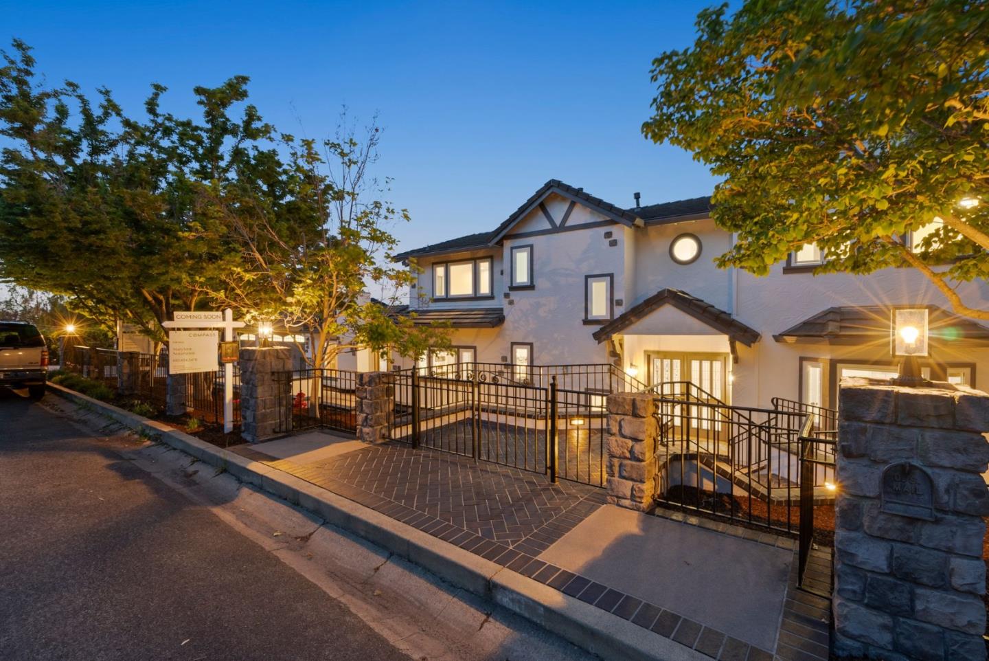Detail Gallery Image 2 of 75 For 70 Ensenada Rd, San Carlos,  CA 94070 - 5 Beds | 4/1 Baths