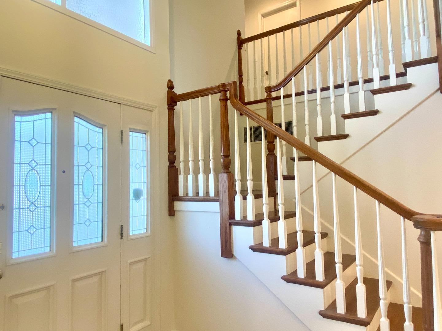 Detail Gallery Image 11 of 23 For 852 Arcturus Cir, Foster City,  CA 94404 - 5 Beds | 2/1 Baths