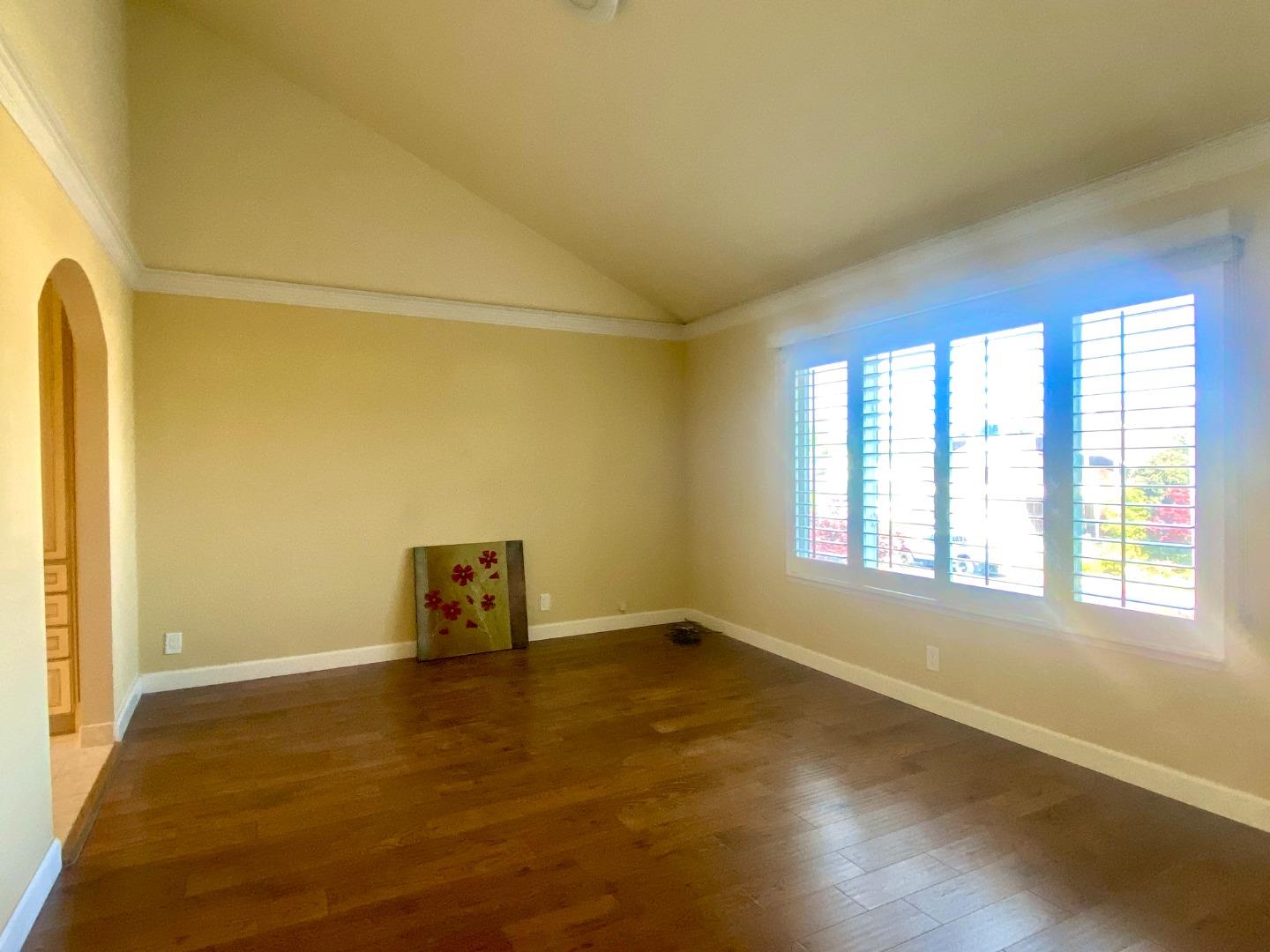 Detail Gallery Image 12 of 23 For 852 Arcturus Cir, Foster City,  CA 94404 - 5 Beds | 2/1 Baths