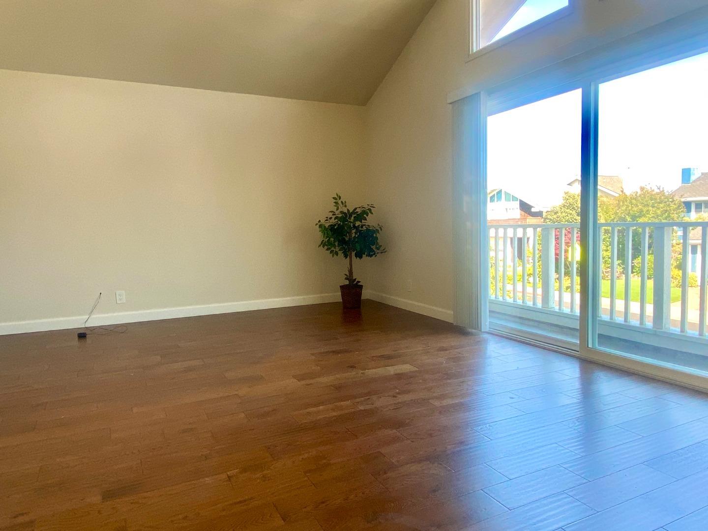 Detail Gallery Image 18 of 23 For 852 Arcturus Cir, Foster City,  CA 94404 - 5 Beds | 2/1 Baths