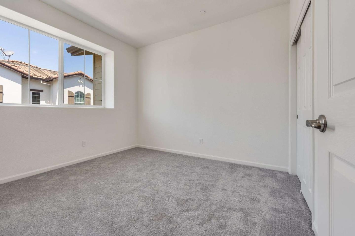Detail Gallery Image 18 of 28 For 2099 Vincenzo, San Jose,  CA 95133 - 3 Beds | 3 Baths