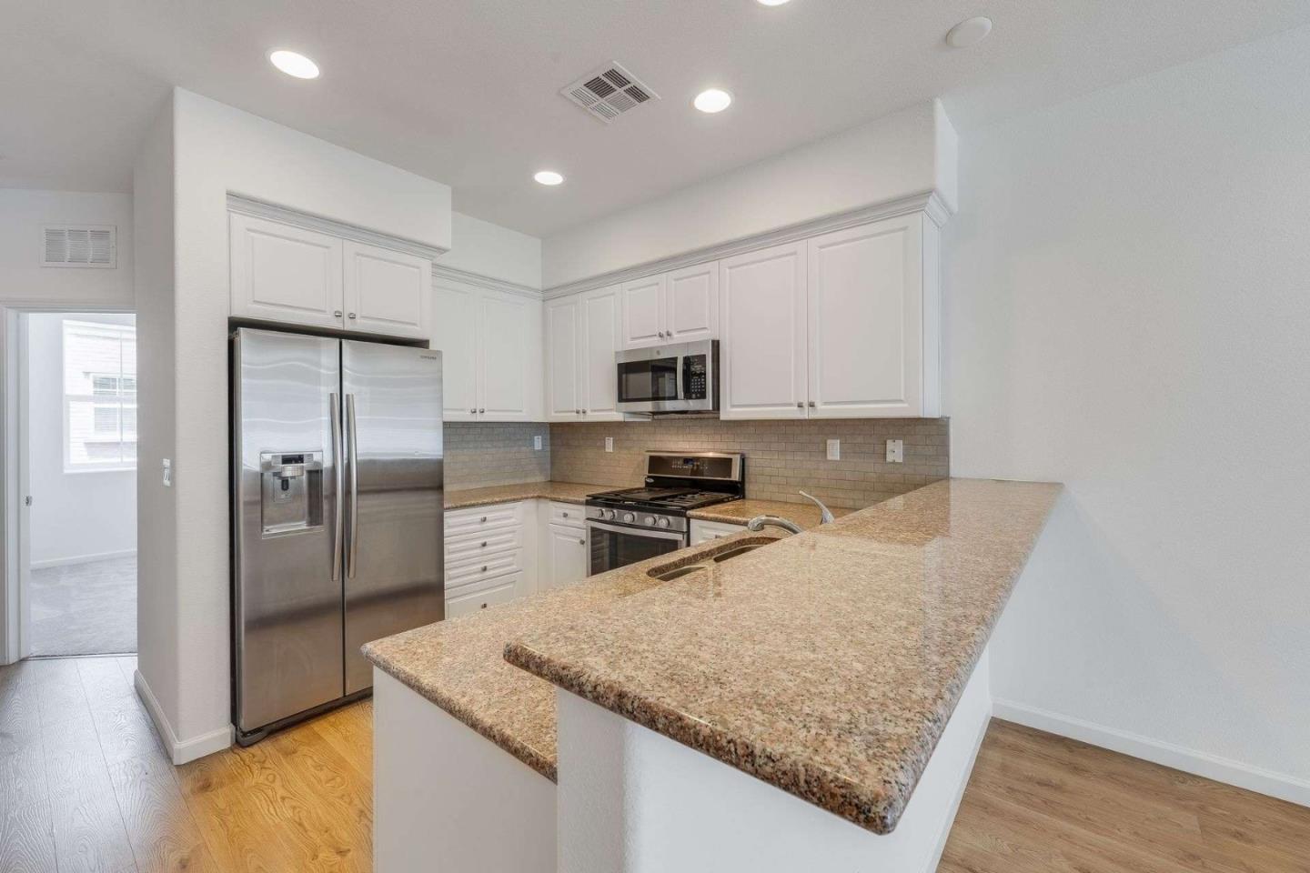 Detail Gallery Image 3 of 28 For 2099 Vincenzo, San Jose,  CA 95133 - 3 Beds | 3 Baths