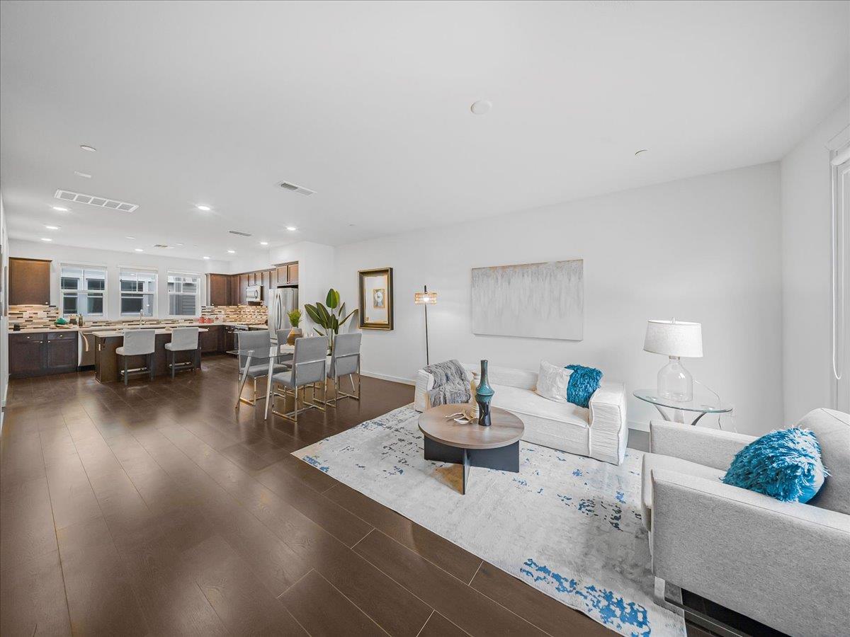 Detail Gallery Image 11 of 73 For 813 Galt Ter #3,  Sunnyvale,  CA 94085 - 3 Beds | 3/1 Baths